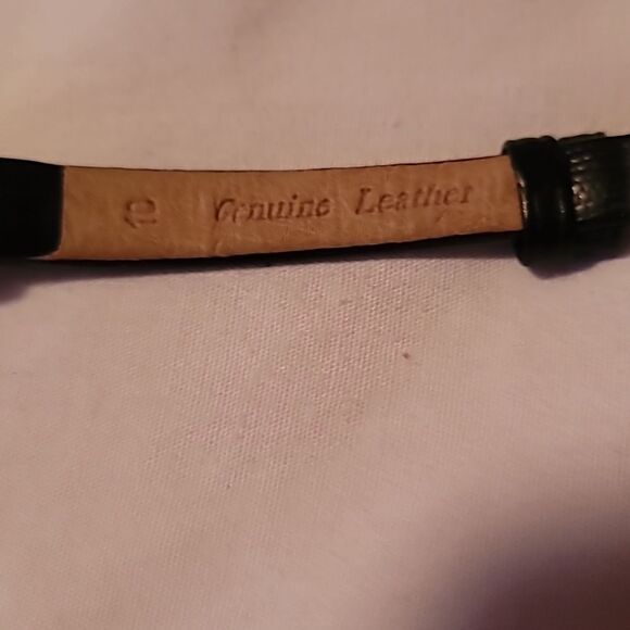 Wakmann Quartz Ladies Watch Goldtone Case Black Leather Band Auto Set - Picture 8 of 11